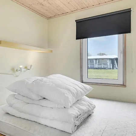 2 Bedroom Stunning In *