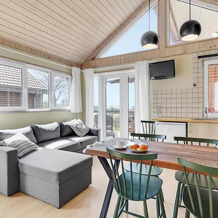 2 Bedroom Stunning In Holiday home Tranekaer
