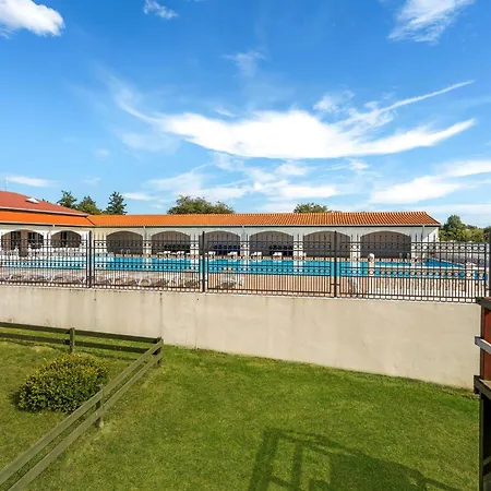 2 Bedroom Stunning In Holiday home *